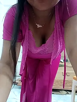 Snapshot of Priya_2222 chatting on April 3, 6:50 pm Priya 2222 online show from April 3, 6:50 pm