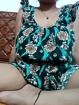 Snapshot of Priya_2222 chatting on April 25, 7:44 pm Priya 2222 online show from April 25, 7:44 pm