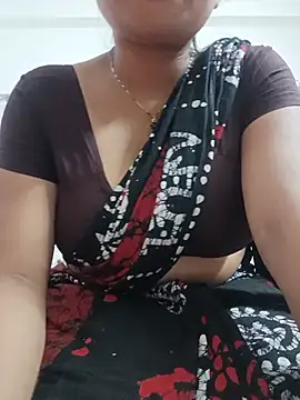 Snapshot of Priya_2222 chatting on May 18, 6:58 pm Priya 2222 online show from May 18, 6:58 pm