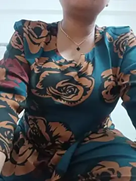 Snapshot of Priya_2222 chatting on May 30, 6:05 pm Priya 2222 online show from May 30, 6:05 pm