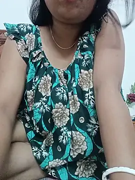 Snapshot of Priya_2222 chatting on June 6, 7:40 pm Priya 2222 online show from June 6, 7:40 pm