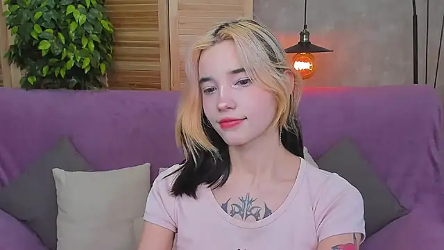 Snapshot of as1an_girlfriend chatting on January 12, 7:11 am as1an girlfriend online show from January 12, 7:11 am