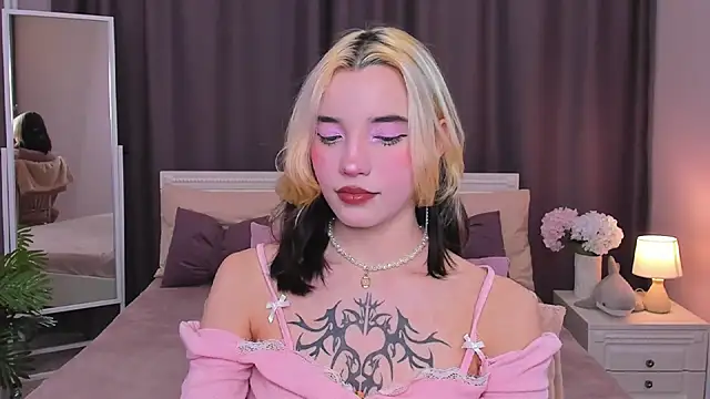 Snapshot of as1an_girlfriend chatting on January 24, 3:54 am as1an girlfriend online show from January 24, 3:54 am