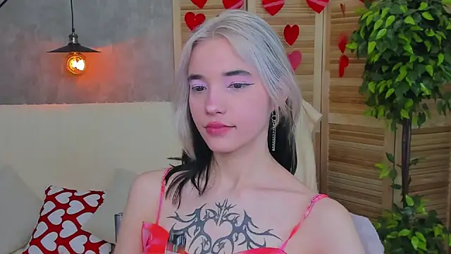 Snapshot of as1an_girlfriend chatting on February 14, 6:45 am as1an girlfriend online show from February 14, 6:45 am