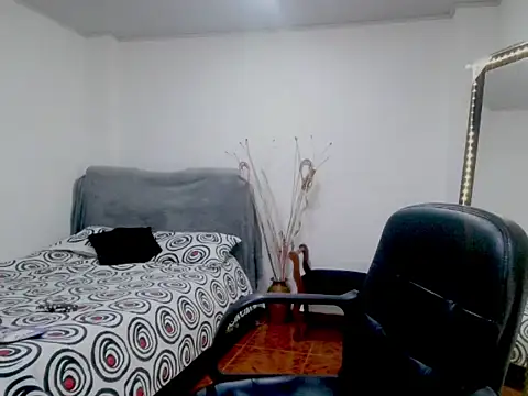 Hanna-33 online show from September 14, 6:40 pm