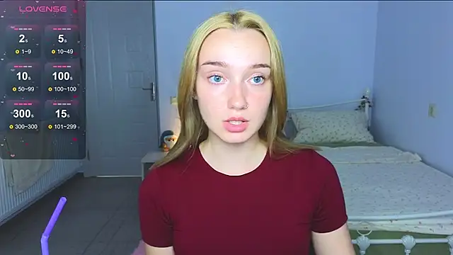 Snapshot of Wild_Sophie_ chatting on October 10, 6:18 pm Wild Sophie online show from October 10, 6:18 pm