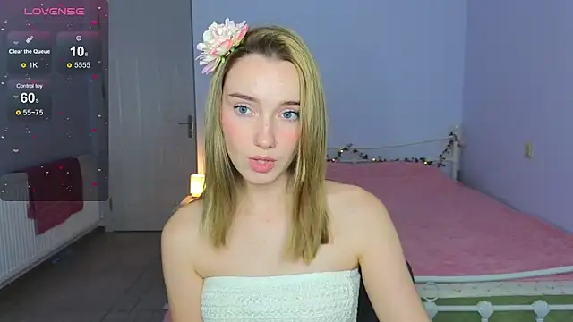Wild Sophie  online show from November 22, 4:50 pm