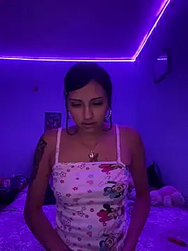 Hilary pinkk online show from January 4, 2:25 am