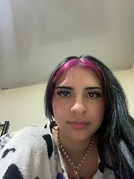 Hilary pinkk online show from February 18, 4:26 am