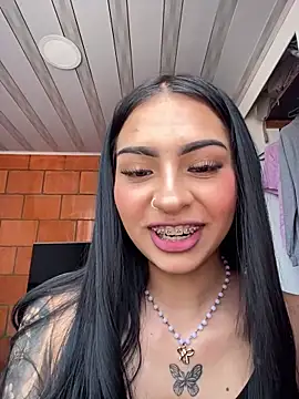 Hilary pinkk online show from November 4, 6:07 pm