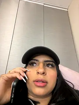 Hilary pinkk online show from December 5, 3:15 am