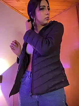 Hilary pinkk online show from April 7, 2:01 am