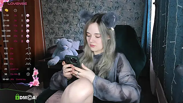 Your small bunny online show from March 13, 4:27 am