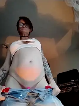 ivylee31 online show from March 18, 12:05 am