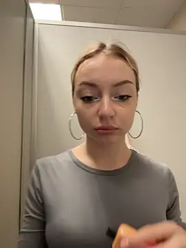 Snapshot of melissa_grr chatting on February 22, 1:31 pm melissa grr online show from February 22, 1:31 pm