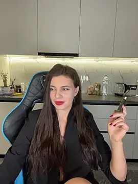 CurlyLara online show from February 26, 6:29 pm