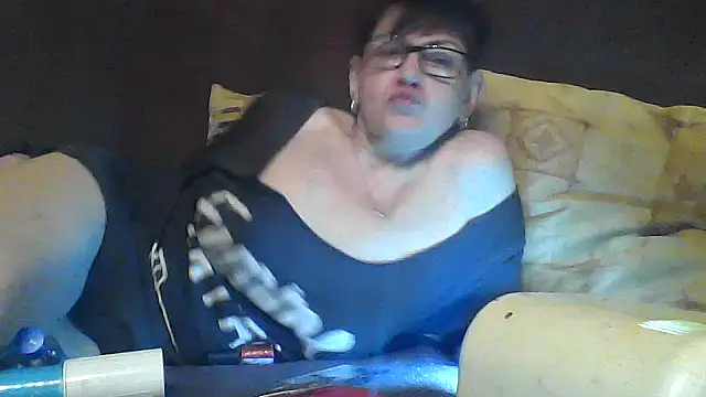 Snapshot of AlanaLaDream chatting on November 10, 1:54 pm AlanaLaDream online show from November 10, 1:54 pm