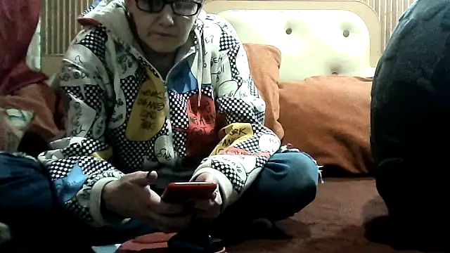 Snapshot of AlanaLaDream chatting on February 2, 6:06 pm AlanaLaDream online show from February 2, 6:06 pm