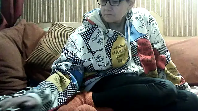 Snapshot of AlanaLaDream chatting on February 22, 2:26 pm AlanaLaDream online show from February 22, 2:26 pm