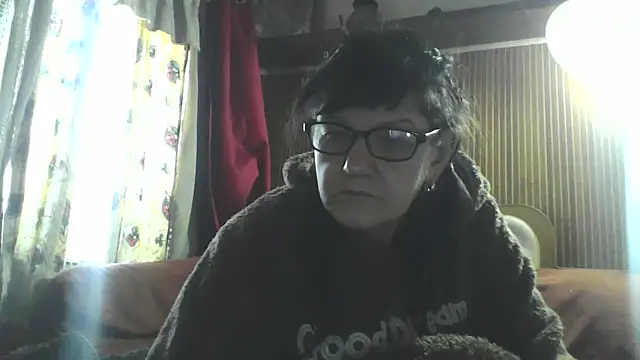 Snapshot of AlanaLaDream chatting on March 1, 1:02 pm AlanaLaDream online show from March 1, 1:02 pm