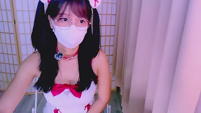 Snapshot of desiregirl69 chatting on March 31, 3:34 pm desiregirl69 online show from March 31, 3:34 pm