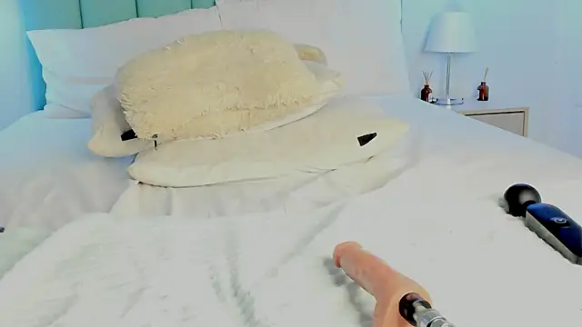 Khenta Michells online show from February 27, 1:17 pm