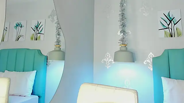 Khenta Michells online show from March 10, 1:10 pm