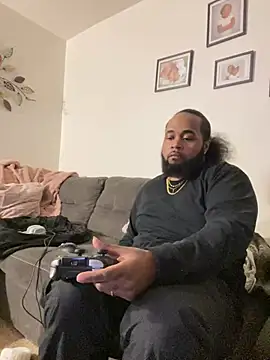 Snapshot of Pap1_Champo chatting on December 24, 9:28 am Pap1 Champo online show from December 24, 9:28 am