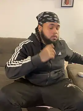 Snapshot of Pap1_Champo chatting on February 18, 3:21 am Pap1 Champo online show from February 18, 3:21 am