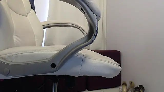 Abby Halliwey online show from December 29, 5:22 pm