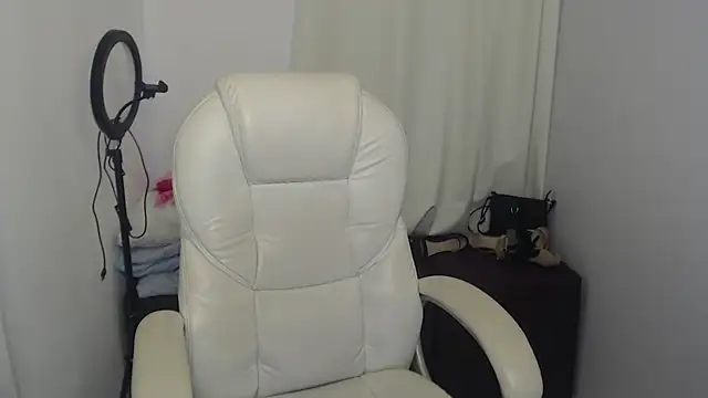 Abby Halliwey online show from January 3, 8:22 pm