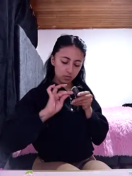 Snapshot of Gisell_s chatting on January 7, 3:24 am Gisell s online show from January 7, 3:24 am