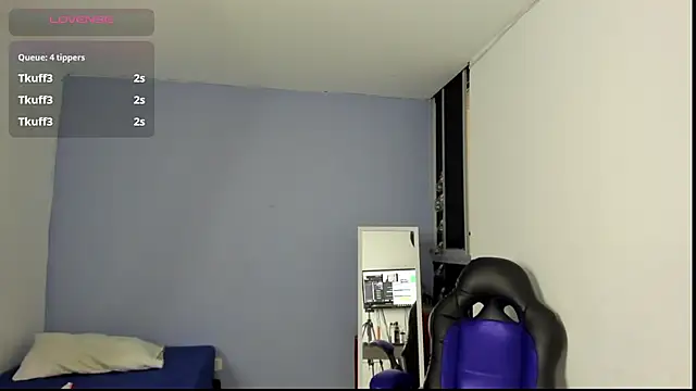 gwen ashly online show from February 18, 9:53 pm