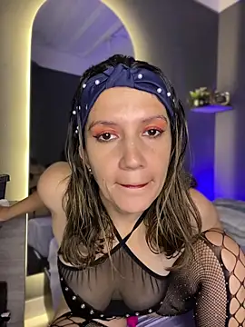 gwen ashly online show from February 2, 7:23 pm