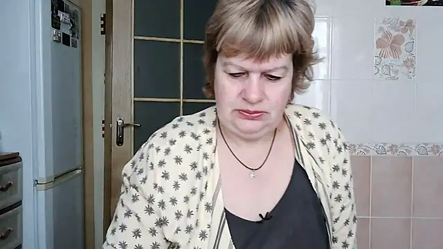 Ettie Tonia online show from February 15, 6:23 am