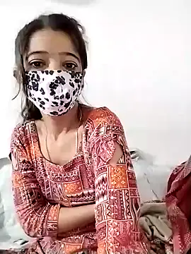 Snapshot of Cute-Ridhima chatting on December 29, 3:00 am Cute-Ridhima online show from December 29, 3:00 am