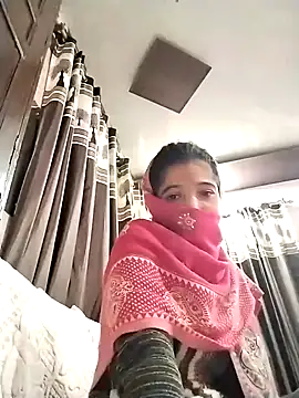 Snapshot of Cute-Ridhima chatting on January 7, 6:45 pm Cute-Ridhima online show from January 7, 6:45 pm