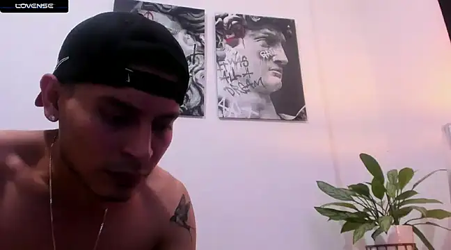 CruzVega online show from January 23, 12:25 am