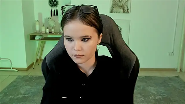 Elainebeness online show from January 15, 7:23 pm