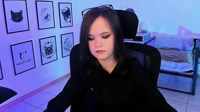 Elainebeness online show from February 6, 5:57 am