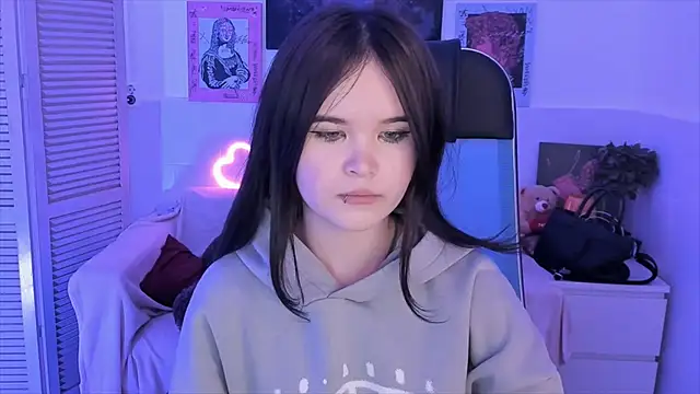 Elainebeness online show from November 9, 8:56 am