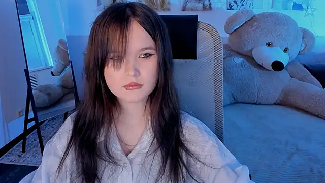 Elainebeness online show from March 22, 3:59 pm