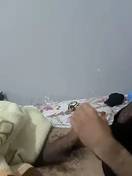 Snapshot of kinghunter21 chatting on February 23, 5:34 am kinghunter21 online show from February 23, 5:34 am