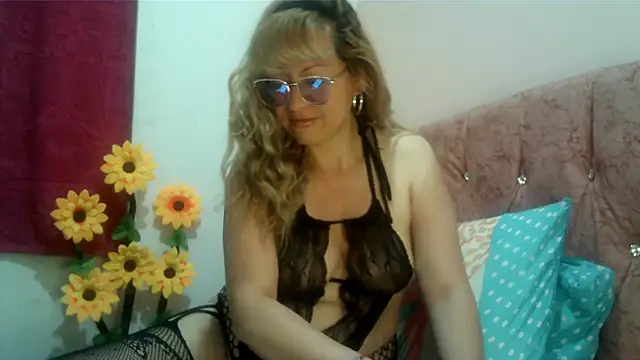 Snapshot of taylor198115 chatting on January 17, 7:41 am taylor198115 online show from January 17, 7:41 am