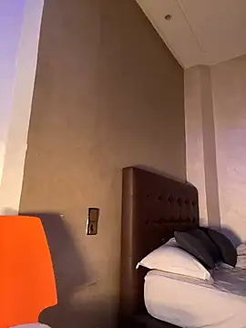 GLamouur online show from December 14, 9:45 pm