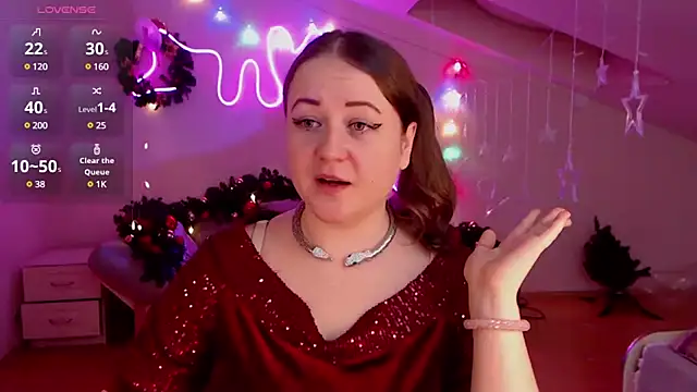 Snapshot of LizzyShine chatting on December 18, 6:35 pm LizzyShine online show from December 18, 6:35 pm