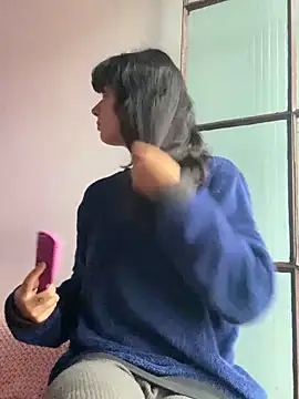 magalunabb online show from December 9, 8:33 pm