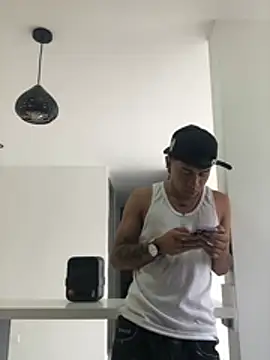 Snapshot of logannth chatting on February 2, 6:17 pm logannth online show from February 2, 6:17 pm