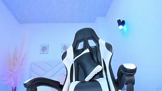 Brittany cute18 online show from February 5, 11:12 am