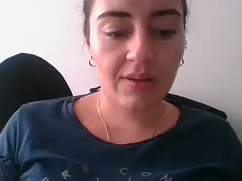  karlie kloss  online show from February 9, 9:17 pm